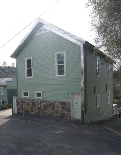 [Picture of Knights of Pythias Hall]